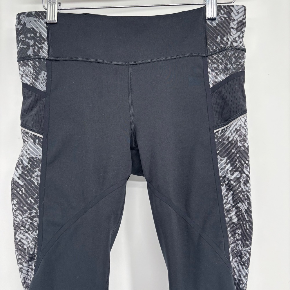 Athleta Revolve Stride Black Run Capri Workout Leggings Women M Yoga Gym Pants - Picture 3 of 9